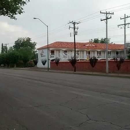 Hotel Dublan Inn Nuevo Casas Grandes Dış mekan fotoğraf